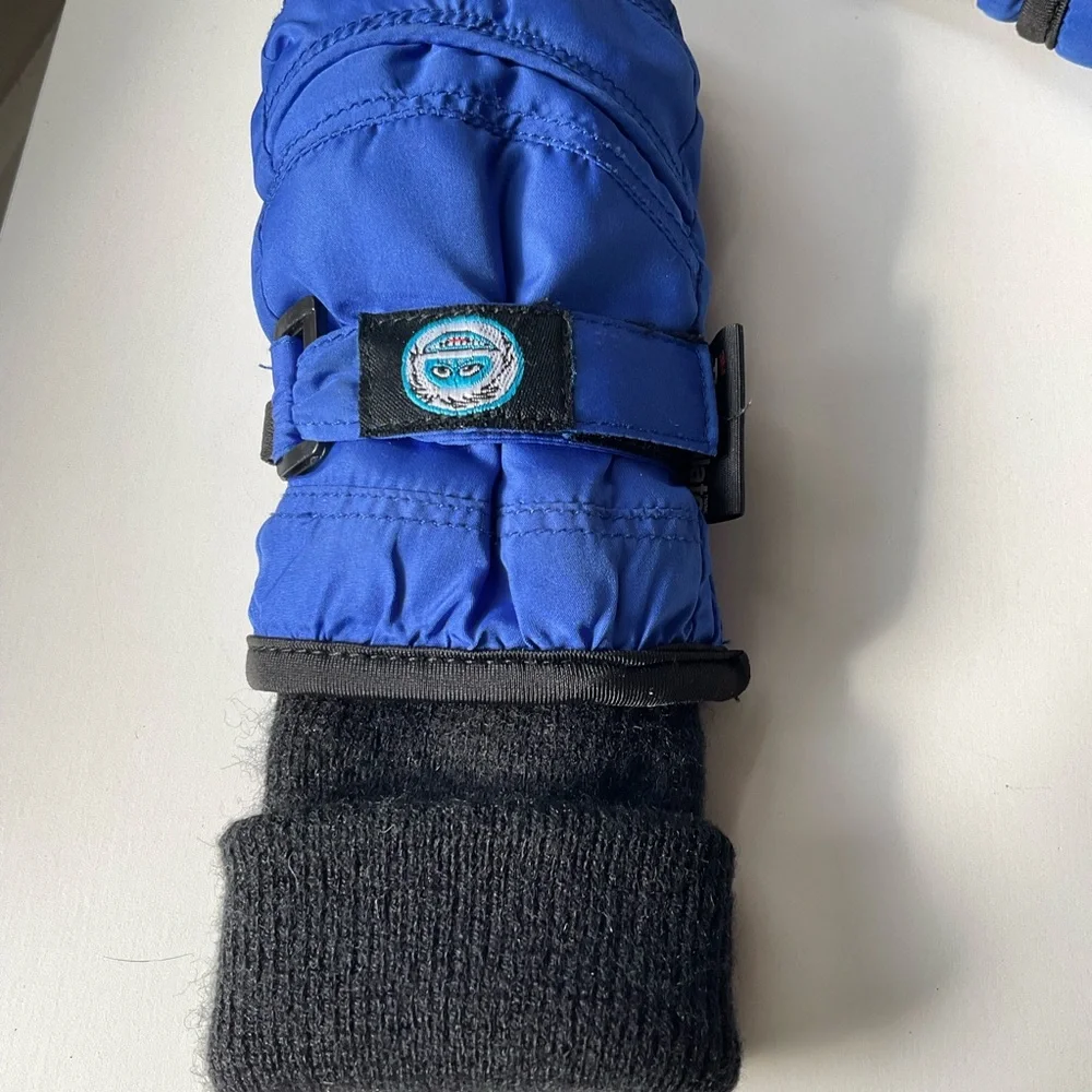Children’s Chakka SnowBlokka Blue Waterproof Mittens, size Medium, EUC
